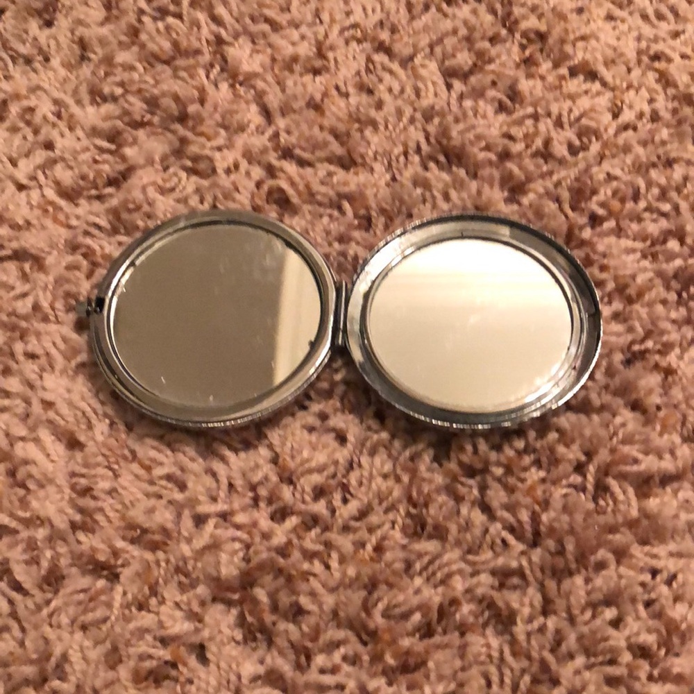 Hand mirror - Picture 2 of 3